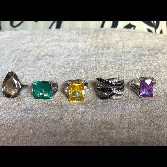 Set of high end costume jewelry rings - Picture 1 of 11
